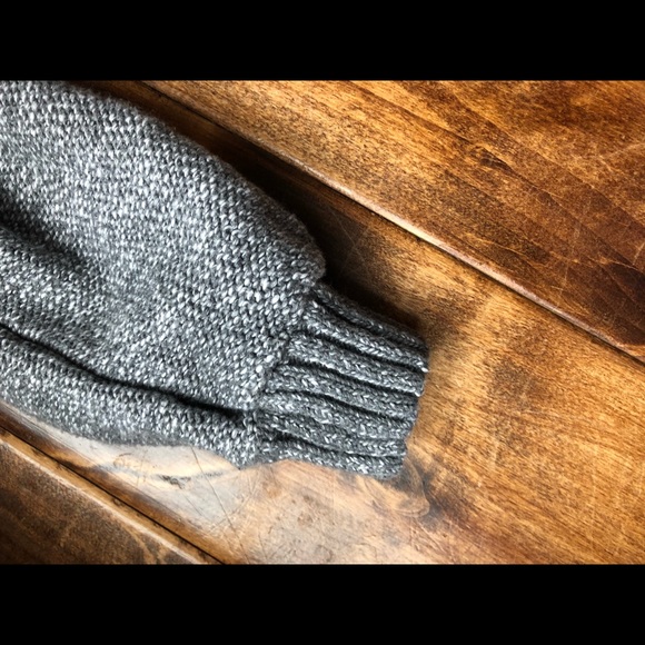 Kendall and Kylie Cropped Sweater - Picture 4 of 5